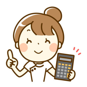 電卓を見せる笑顔の女性